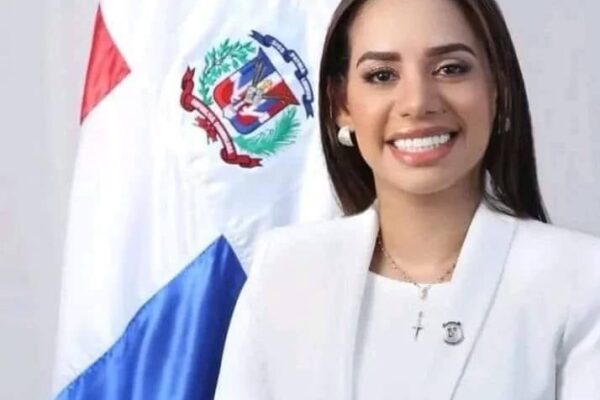 Sectores en SDN continuan respaldando candidatura a la alcaldia de Betty Geronimo.