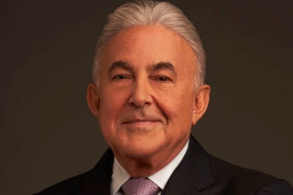 Realizan misa en honor a Gustavo Cisneros