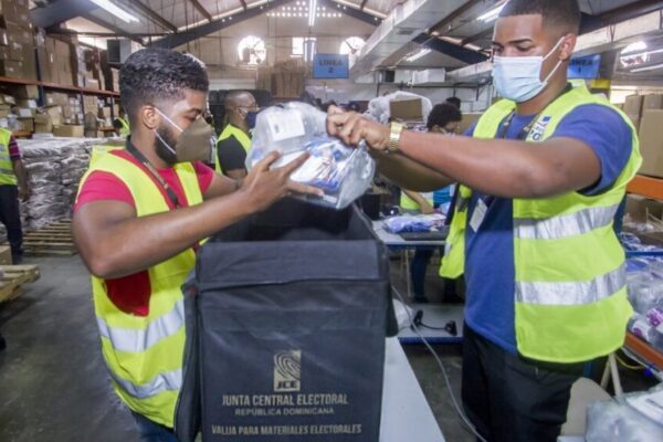 El 80 por ciento de los kits electorales están distribuidos