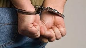 Policía detiene chofer que asaltaba pasajeros en rutas de transporte