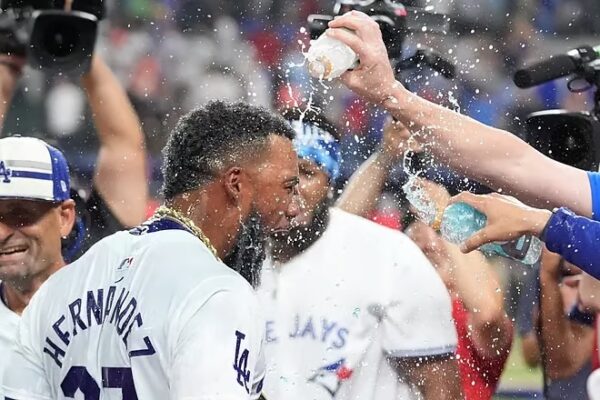 Teoscar Hernández se convierte en el primer pelotero de los Dodgers en ganar el Home Run Derby