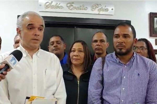 MINERD y ADP acuerdan levantar paro en la Regional 07; clases se reanudan el lunes