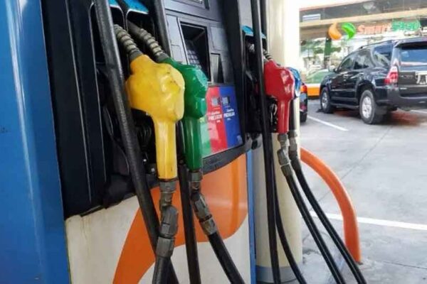 Gobierno mantiene subsidios a combustibles ante alzas provocadas por tensiones internacionales