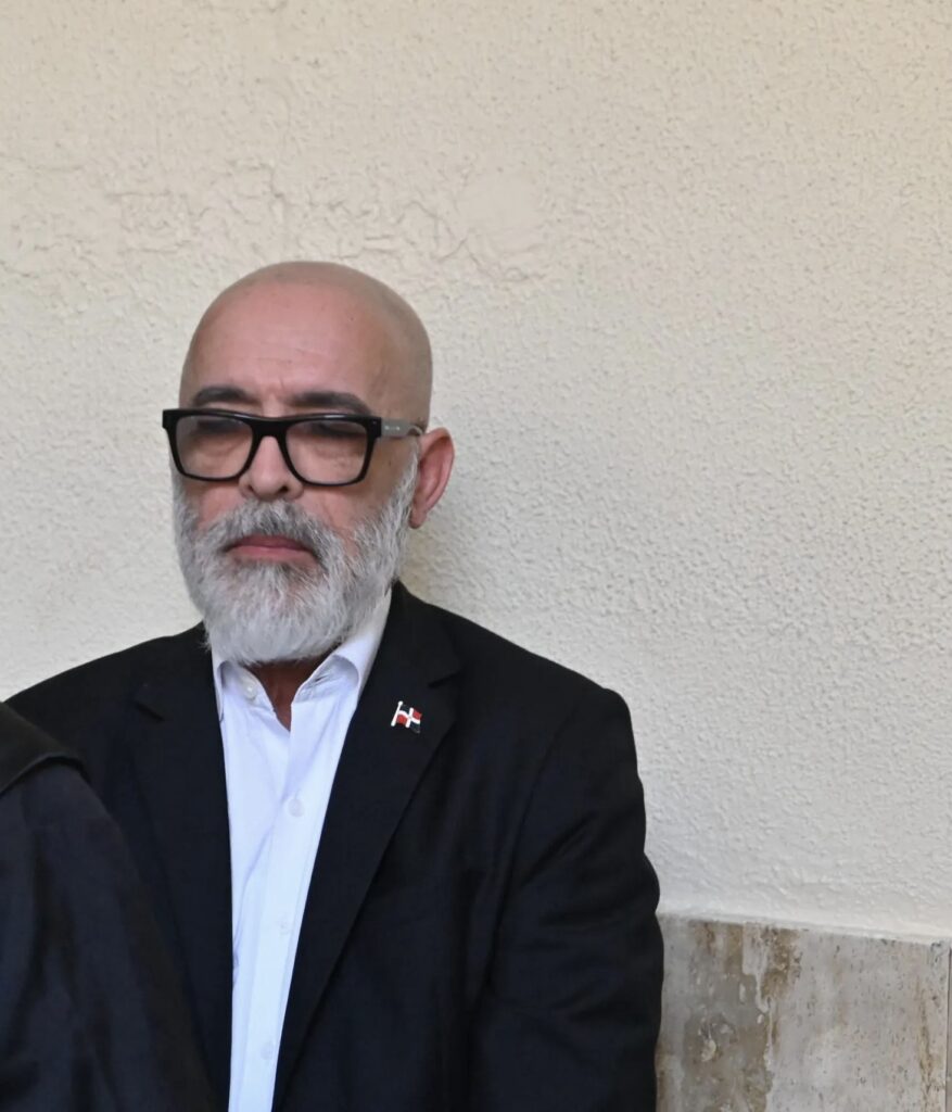 Dictan Medidas de Coerción contra Ángel Martínez por Presunta Difamación