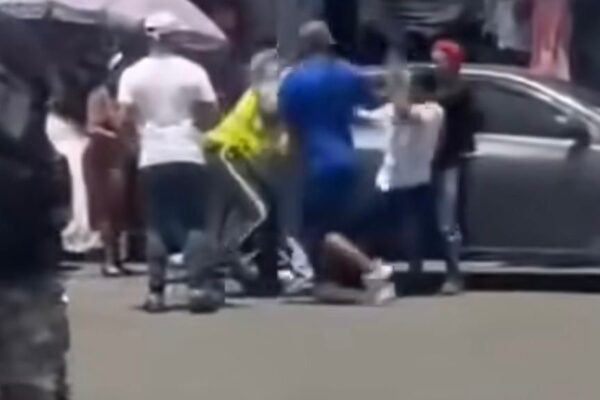 Dictan medida cautelar a adolescente que agredió a una agente de la DIGESETT en la avenida Duarte