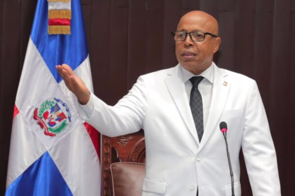 Alfredo Pacheco resalta gestión de Abinader y defiende políticas en deuda y energía