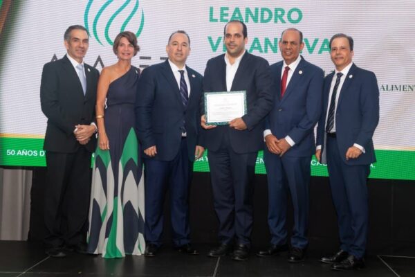 Reconocen a exdirector de la DIGEMAPS, Leandro Villanueva, por sus aportes a la institución