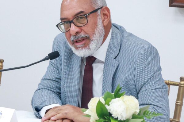 Sociedad Dominicana de Diarios respalda iniciativa de “Mesa de los cinco pilares” del MINERD