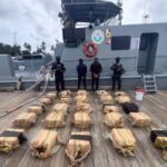 Golpe al narcotráfico: decomisan 650 paquetes de presunta cocaína en costas de Baní