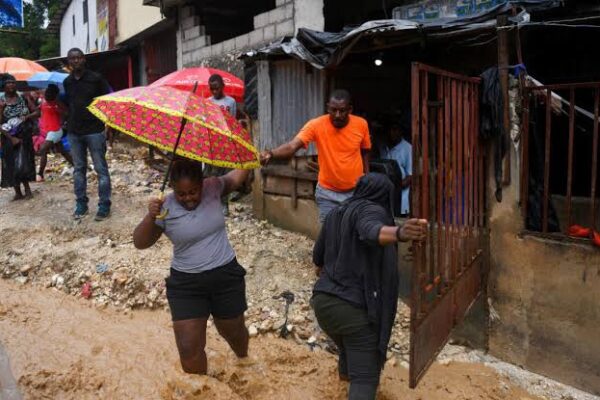 Aumenta a 31 el número de fallecidos y a 21 los desaparecidos en Haití por el paso del huracán Melissa